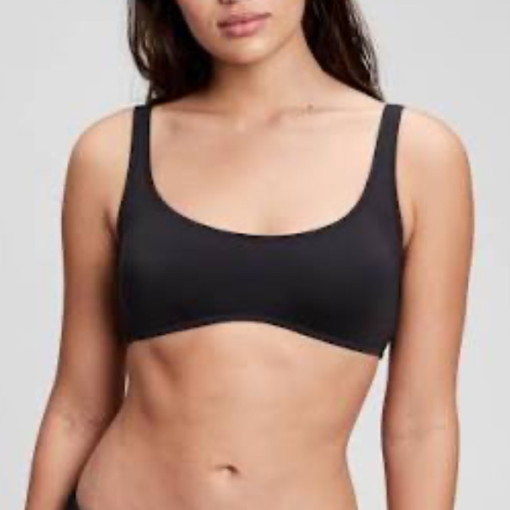 Scoopneck bikini top